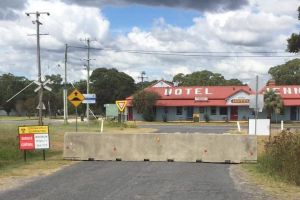 border hard barrier wallangarra abc